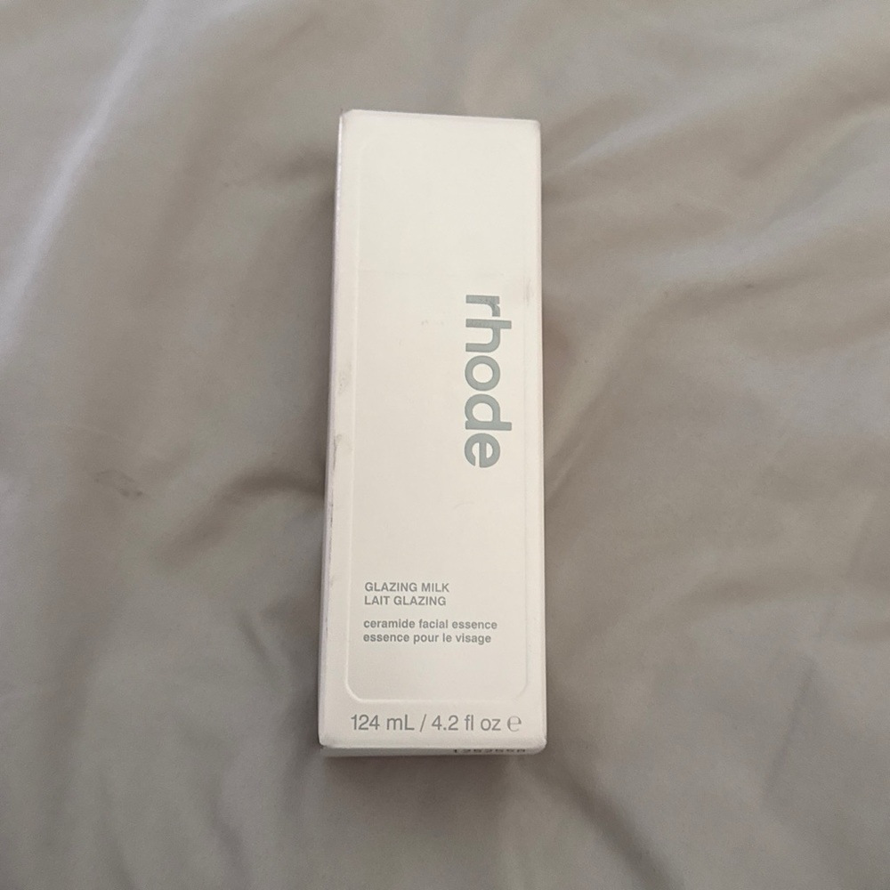 RHODE Glazing Milk Ceramic Facial Essence — White